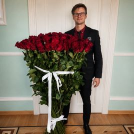Букет 101 красная роза высотой 150 см (Эквадор)