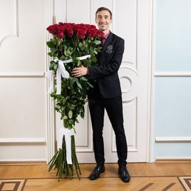 Букет 101 красная роза высотой 170 см (Эквадор)