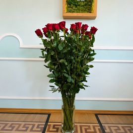 Букет 35 красных роз высотой 150 см (Эквадор)
