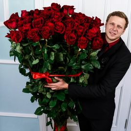 Букет 51 красная роза высотой 190 см (Эквадор)