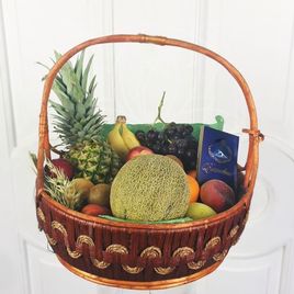 Фруктовая корзина с дыней