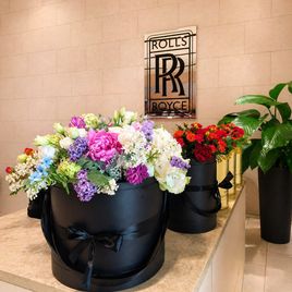 Шляпная коробка с пионами и сиренью (для Rolls-Royce St. Petersburg)