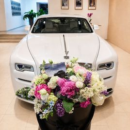 Шляпная коробка с пионами и сиренью (для Rolls-Royce St. Petersburg)
