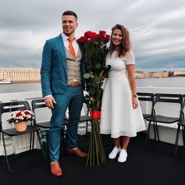 Букет 21 красная роза высотой 150см с атласной лентой (заказчик Игорь Чехов и Юлия Топольницкая)