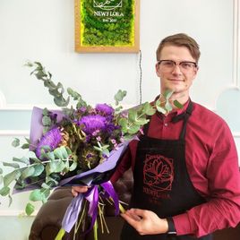 Букет артишоков с хамелациум, эвкалиптом и статицей