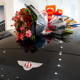 Красный букет с амарантом и целозией (для Bentley Motors St. P)