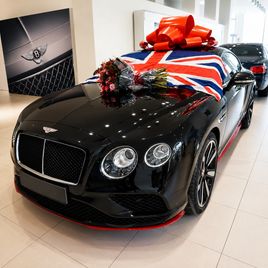 Красный букет с амарантом и целозией (для Bentley Motors St. P)