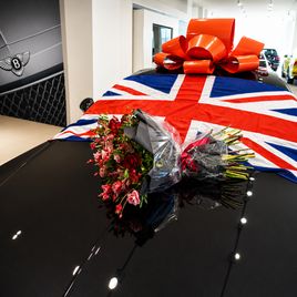 Красный букет с амарантом и целозией (для Bentley Motors St. P)
