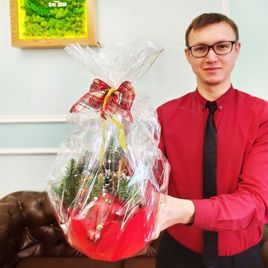 Бархатная коробка с мандаринами и гранатом на Новый Год (D15см)