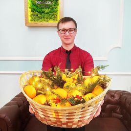 Новогодний набор мандаринов (7кг) с гирляндой, пихтой и шишками