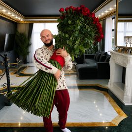 Букет 101 красная роза высотой 200 см (Эквадор)