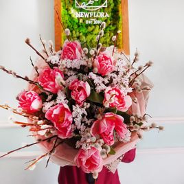 Букет 9 тюльпанов с вербой