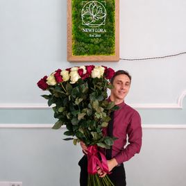 Букет 51 роза высотой 100 см цвет микс (Эквадор)
