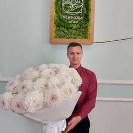 Букет 25 белых георгин