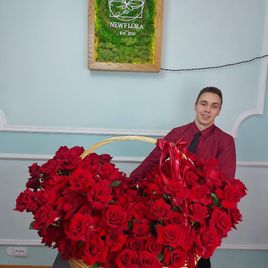 Огромная корзина сердце 151 роза