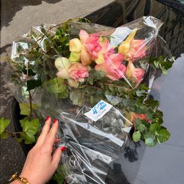 Букет 7 лотосов Нимфея с эвкалиптом (для Галины Рогалевой)