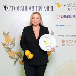 Букет 7 лотосов Нимфея с эвкалиптом (для Галины Рогалевой)