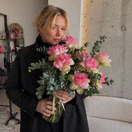 Букет 7 лотосов Нимфея с эвкалиптом (для Галины Рогалевой)