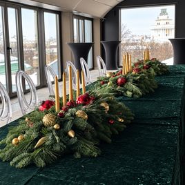 Новогоднее украшение с нобилисом и свечами (для Veuve Clicquot и SO/ St. Petersburg)