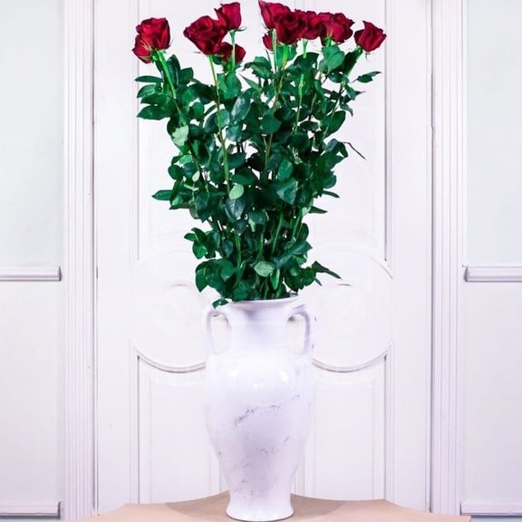 Букет 13 красных роз высотой 140см