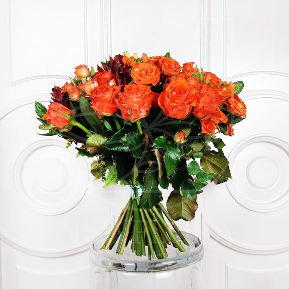 Букет в Американском стиле с орхидеями, розами и орнитогалум