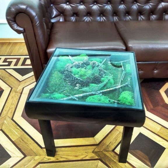 Журнальный столик «лес» с мхом, шишкам и подсветкой 55×55см