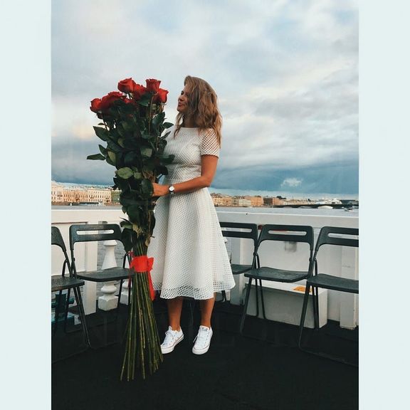 Букет 21 красная роза высотой 150см с атласной лентой (заказчик Игорь Чехов и Юлия Топольницкая)