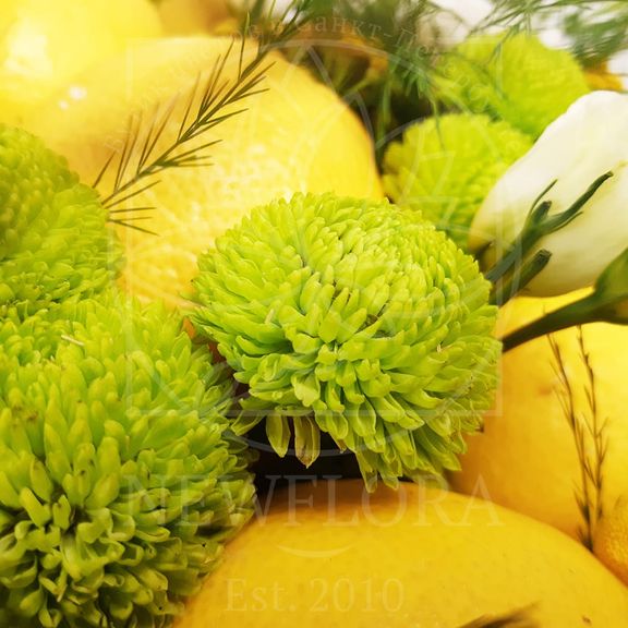 Композиция с лимонами и цветами (заказчик Ginza)