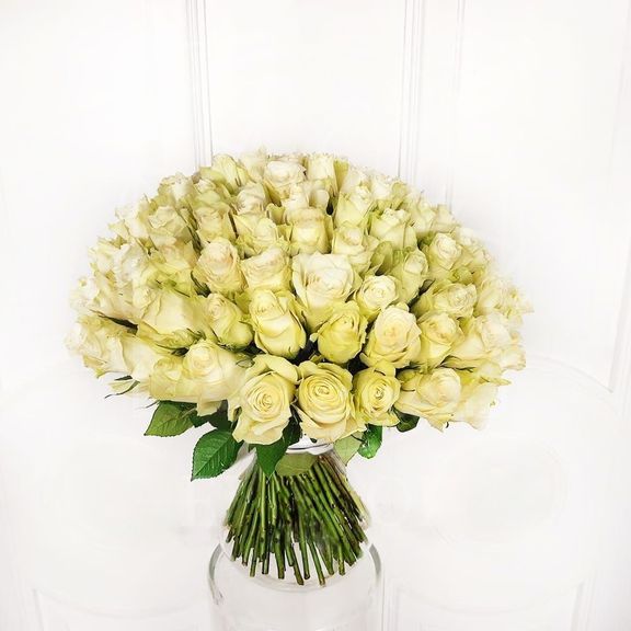 Букет 101 кенийская белая роза 50см