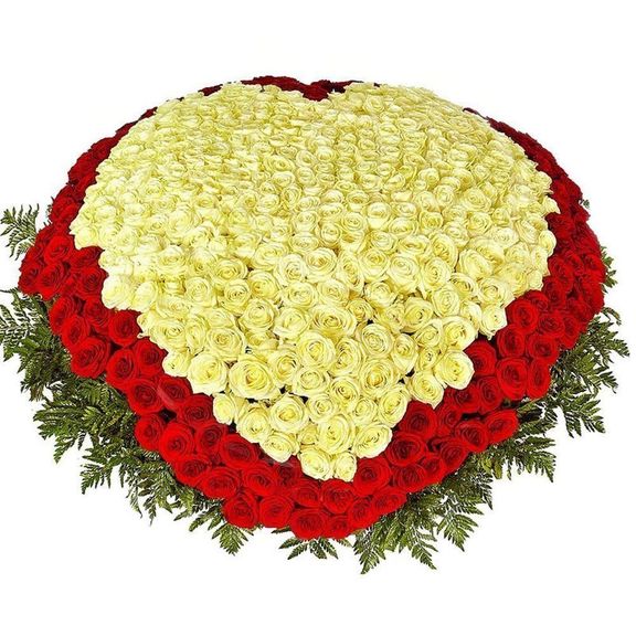 Огромная корзина цветов 501 роза сердце