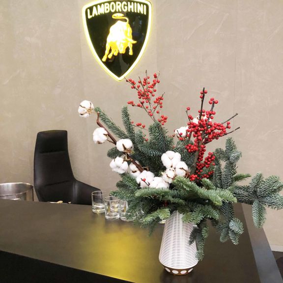 Новогоднее украшение интерьера (заказчик Lamborghini Avtodom)