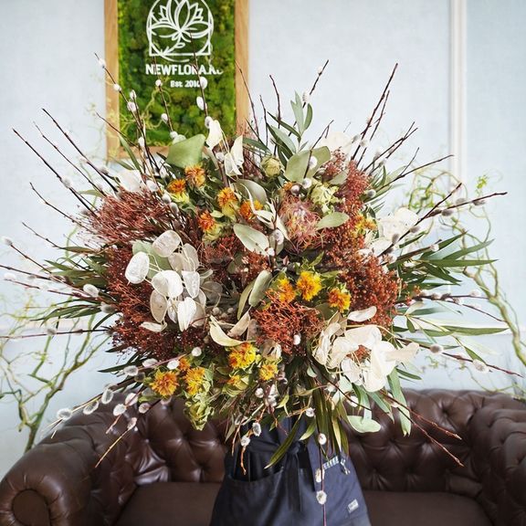 Букет сухоцветов с лунарией, диким шафраном и вербой