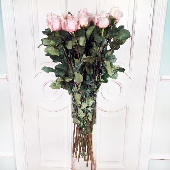 Нежно розовые розы высотой 100см (поштучно)