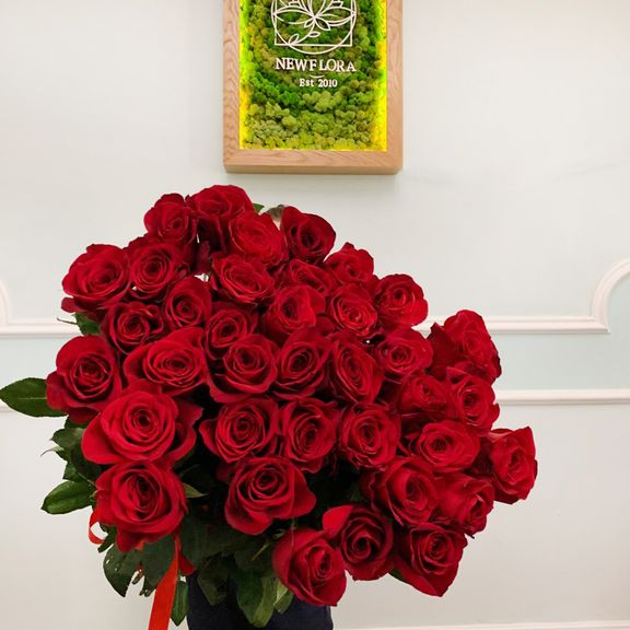 Букет 37 красных роз высотой 160см