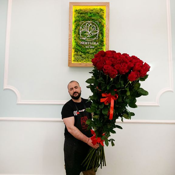 Букет 37 красных роз высотой 160см