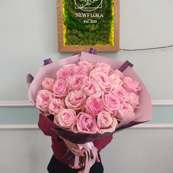 Букет 25 пионовидных роз
