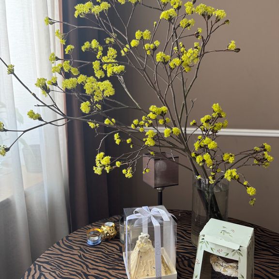 Цветущие ветки клена (поштучно)