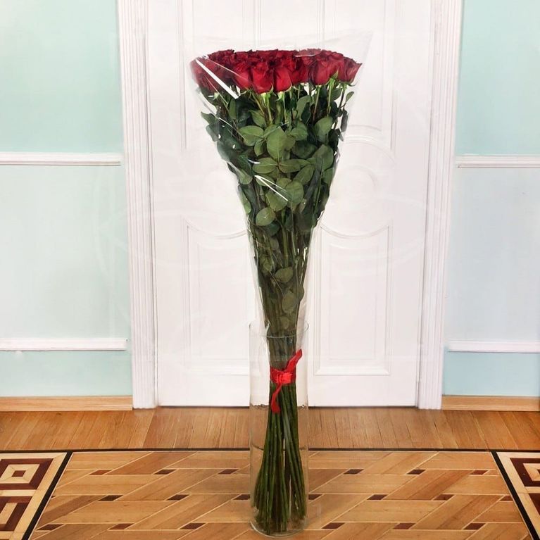 Букет 35 красных роз высотой 150см