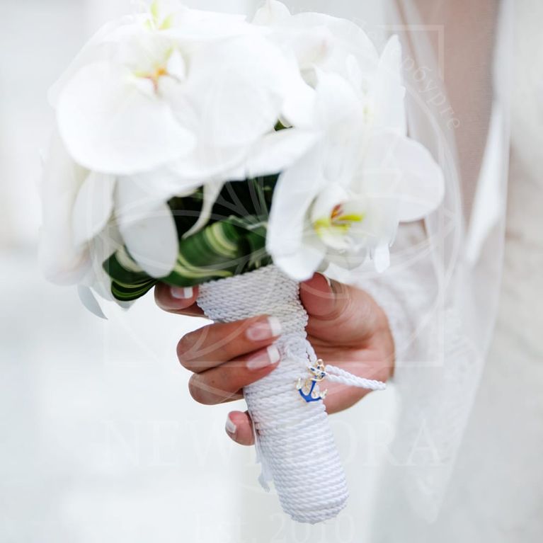 Свадебный букет с орхидеями, бутонерка и заколка
