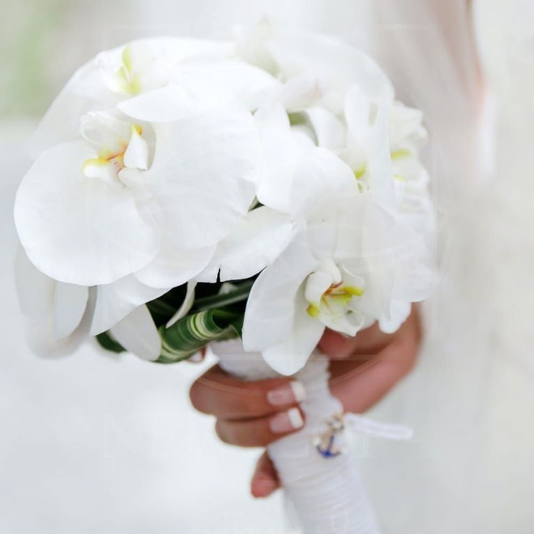 Свадебный букет с орхидеями, бутонерка и заколка