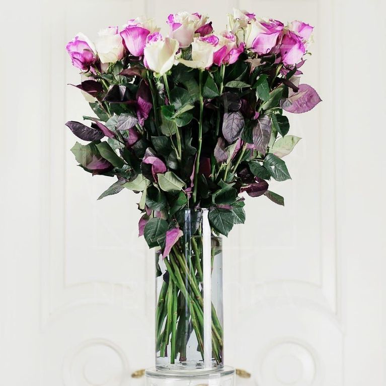 25 бело-розовых роз (Premium) в вазе
