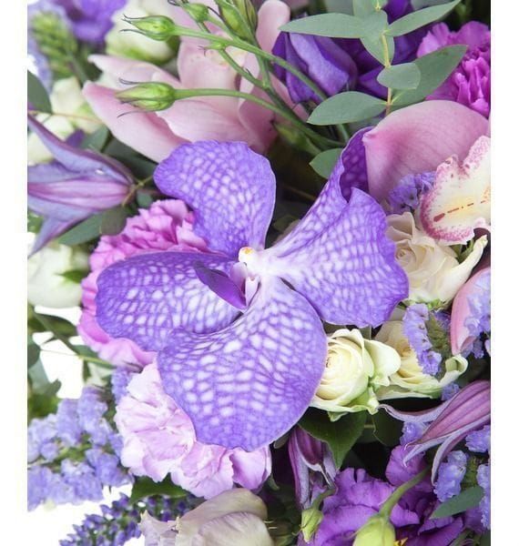 Букет орхидей ванда и цимбидиум с эустомой и кустовыми розами