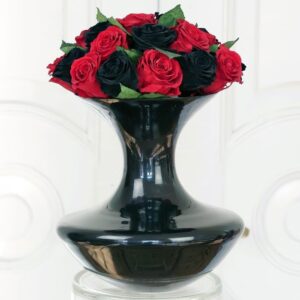 25 средних стабилизированных роз в вазе