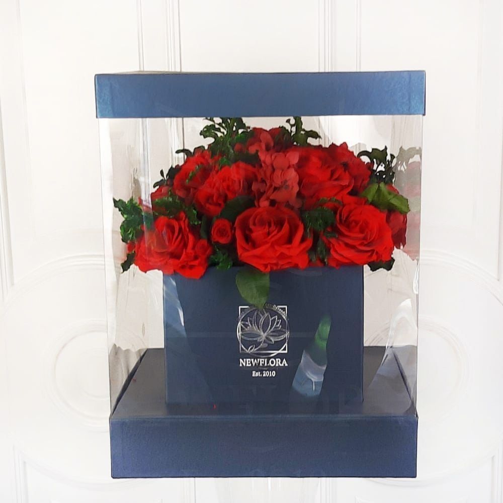 Шляпная коробка аквариум со стабилизированными цветами (долгоживущие цветы)