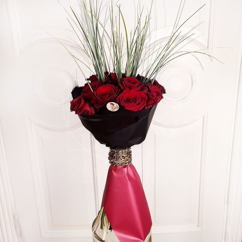 БДСМ букет 19 роз с зеленью и цепью (60-70см) купить с доставкой в СПб