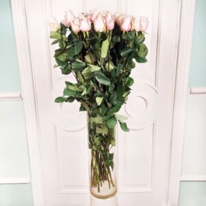 Букет 25 нежно розовых роз высотой 110см