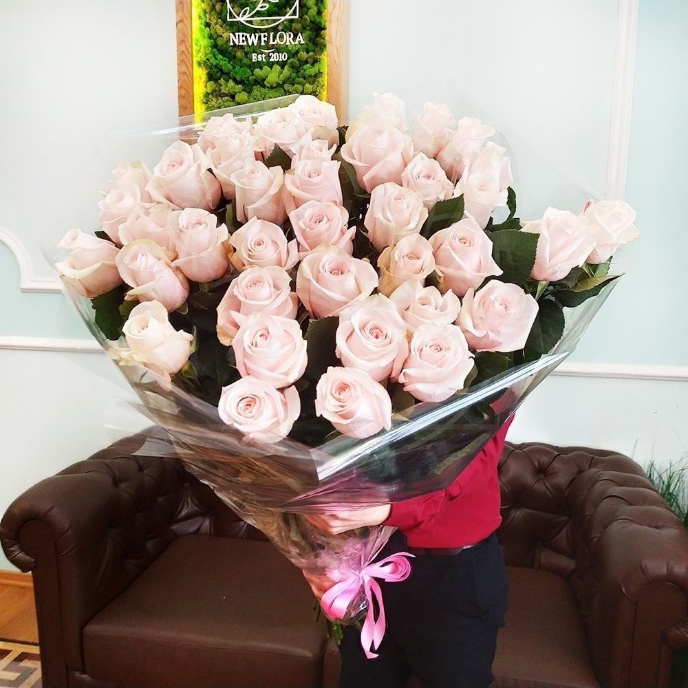 Букет 39 нежно-розовых роз высотой 110см (большой бутон)