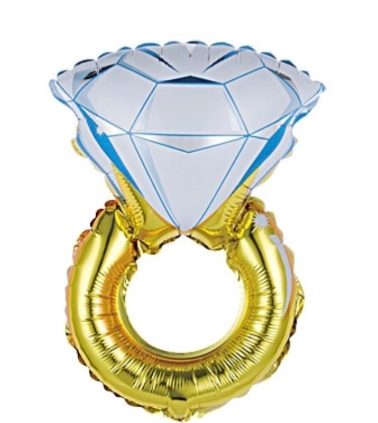 Воздушные шары в форме обручального кольца