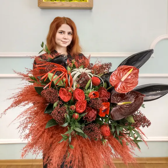 Взрослый букет в красно-черной гамме